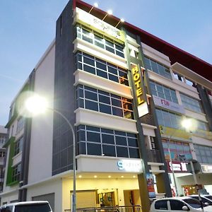 9 Square Hotel - Bangi